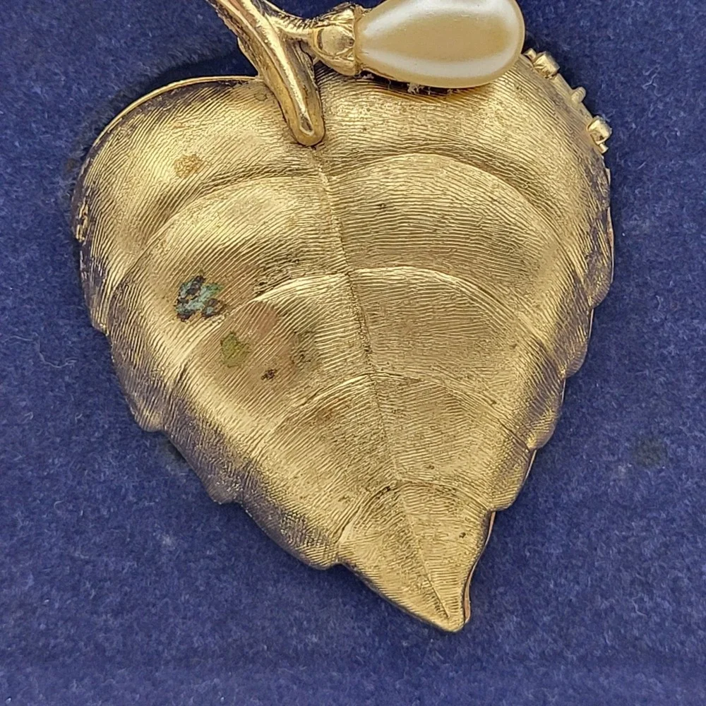 Vintage Avon Gold Tone Locket Brooch Perfume Leaf With Faux Pearl
